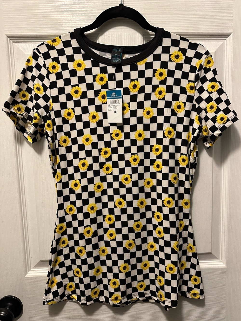 Rue21 Black & White Checked Tee with Yellow Sunflowers Junior’s Size 1X